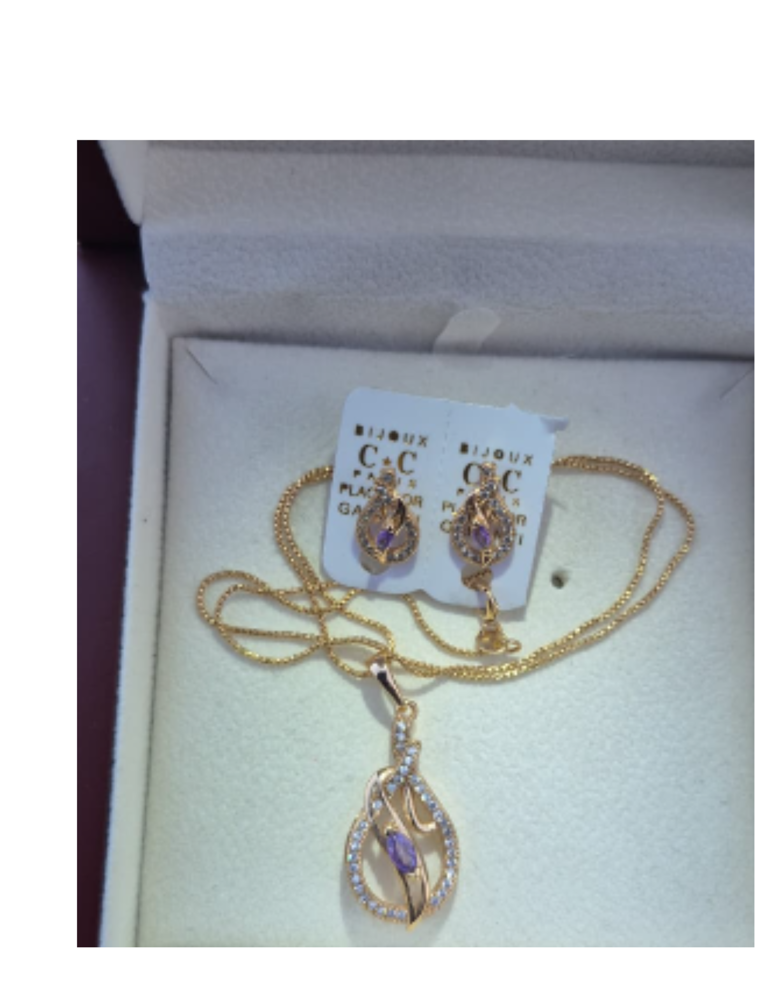Elegant Gold Jewelry Set – Necklace & Earrings