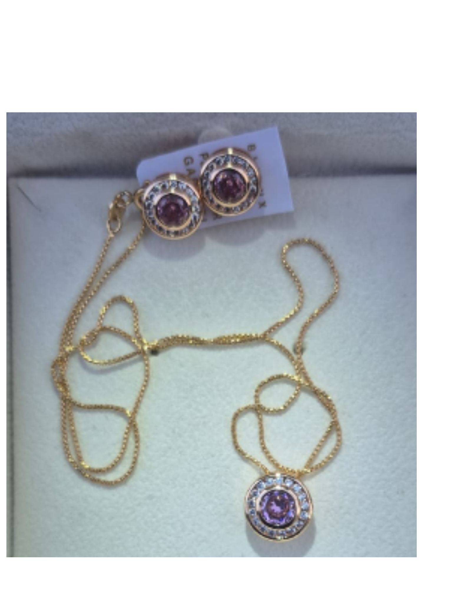 Elegant Gold Jewelry Set – Necklace & Earrings